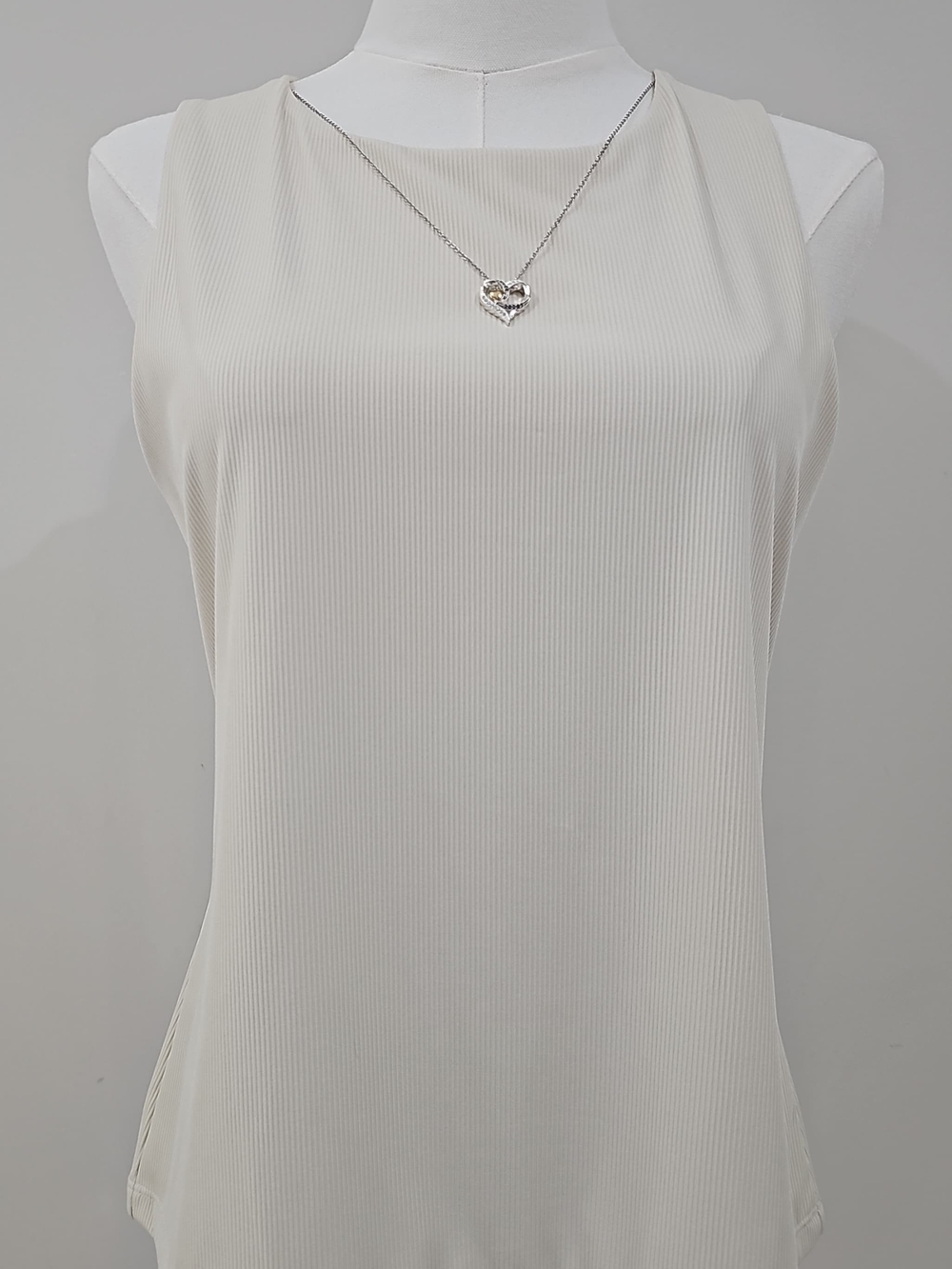 Tahari Modern Essentials Beige Ribbed Sleeveless Top Size L - New Without Tags